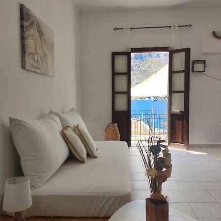 Gompos Apartment - Cozy Apartment Next To The Sea - Amazing Sea View Сими Екстериор снимка