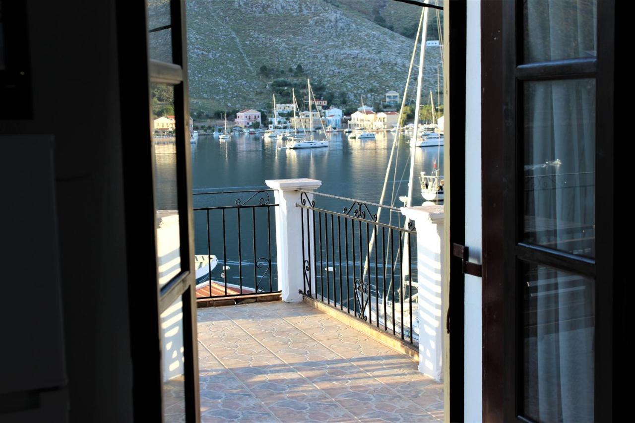 Gompos Apartment - Cozy Apartment Next To The Sea - Amazing Sea View Сими Екстериор снимка