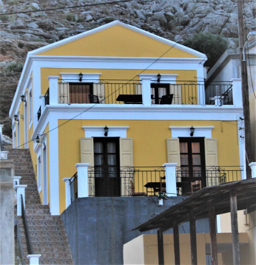 Gompos Apartment - Cozy Apartment Next To The Sea - Amazing Sea View Сими Екстериор снимка