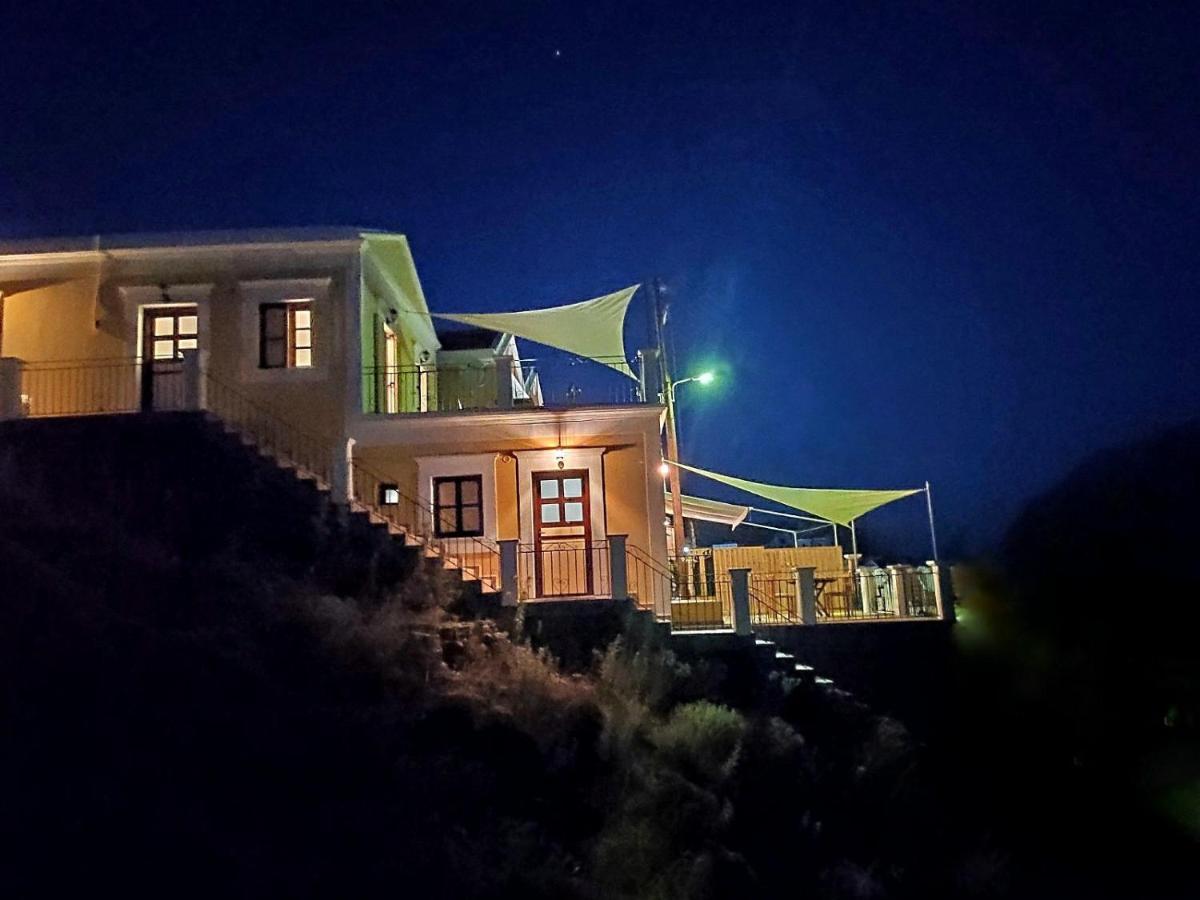 Gompos Apartment - Cozy Apartment Next To The Sea - Amazing Sea View Сими Екстериор снимка