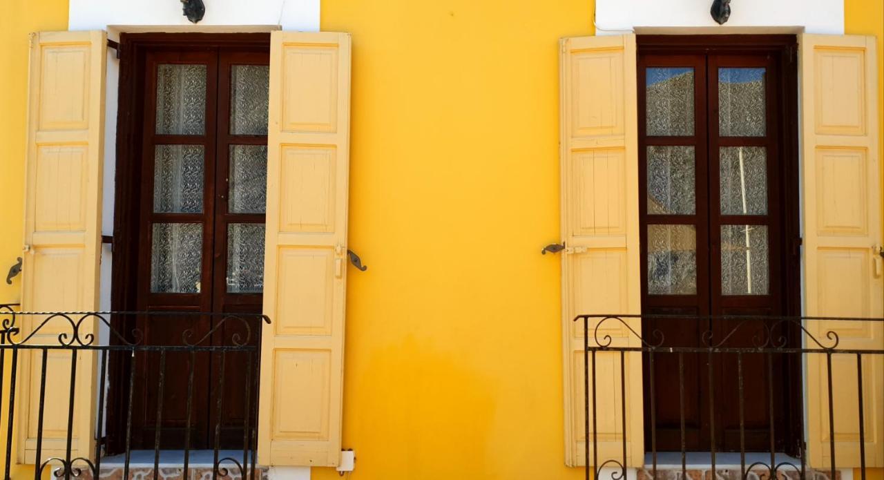 Gompos Apartment - Cozy Apartment Next To The Sea - Amazing Sea View Сими Екстериор снимка