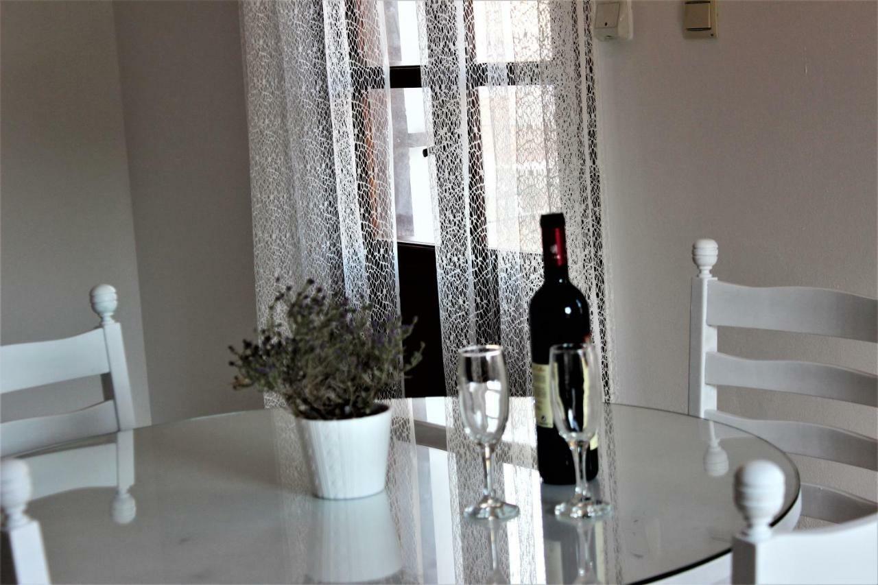 Gompos Apartment - Cozy Apartment Next To The Sea - Amazing Sea View Сими Екстериор снимка