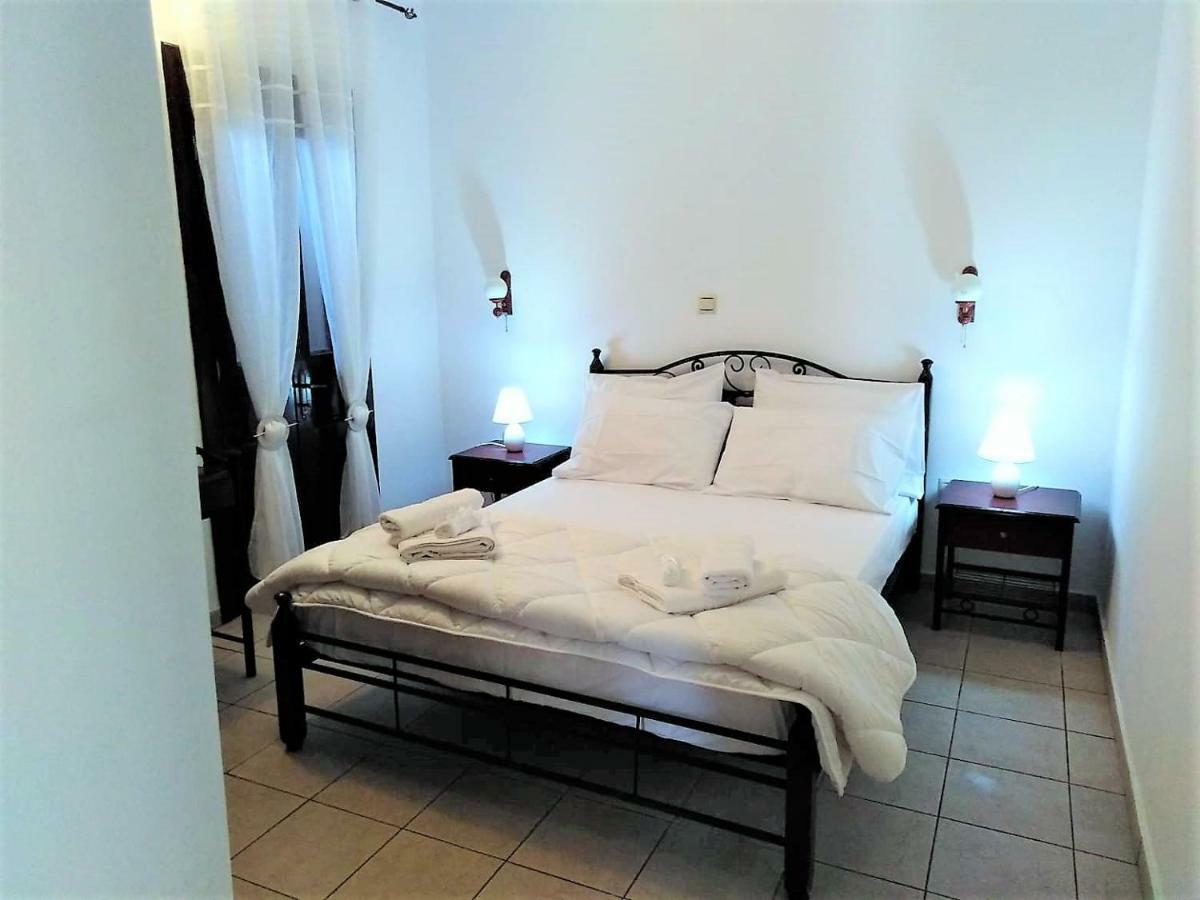 Gompos Apartment - Cozy Apartment Next To The Sea - Amazing Sea View Сими Екстериор снимка