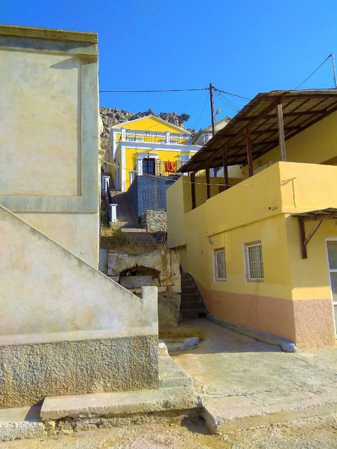 Gompos Apartment - Cozy Apartment Next To The Sea - Amazing Sea View Сими Екстериор снимка